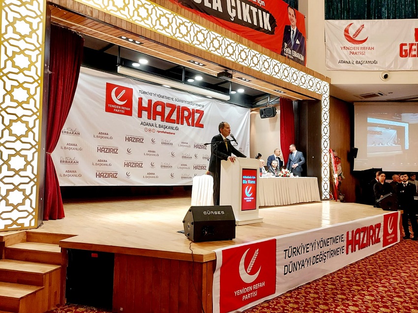 Erbakan Adana'da Partisinin İl Kongresine Katıldı