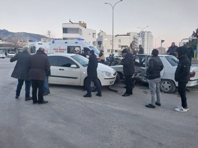 Kozan’da Meydana Gelen Trafik Kazasında 6 Kişi Yaralandı