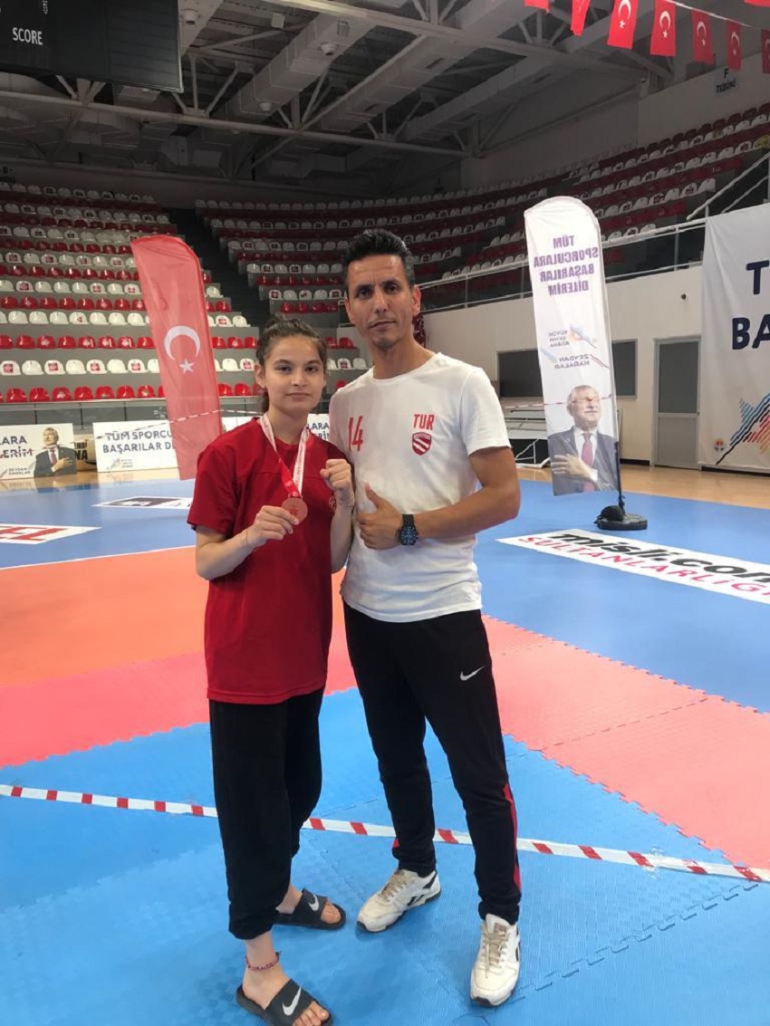 Kozanlı Sporcu Eylül Erciyes, Adana'da Büyük Başarı Elde Etti