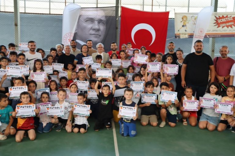 ÖZGAN, GENÇ SPORCULARA SERTİFİKALARINI TAKDİM ETTİ