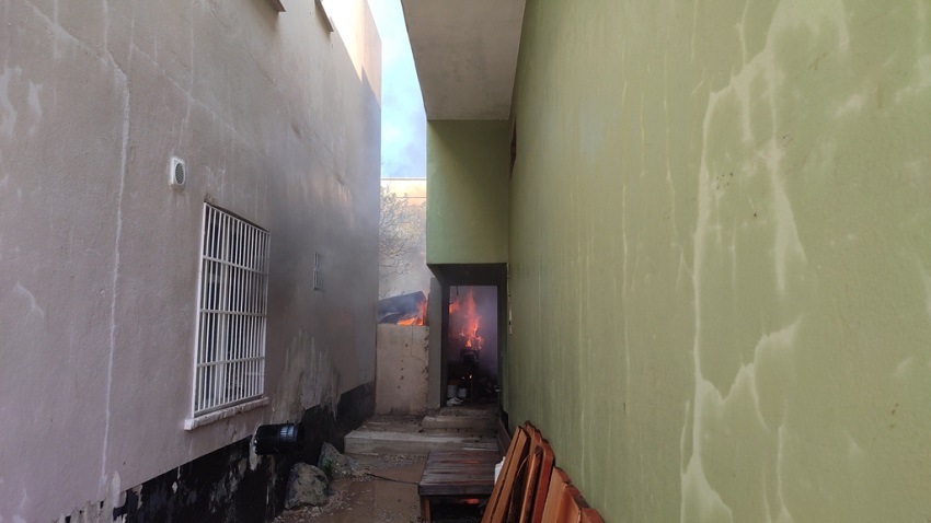 Kozan'da Korkutan Ev Yangını