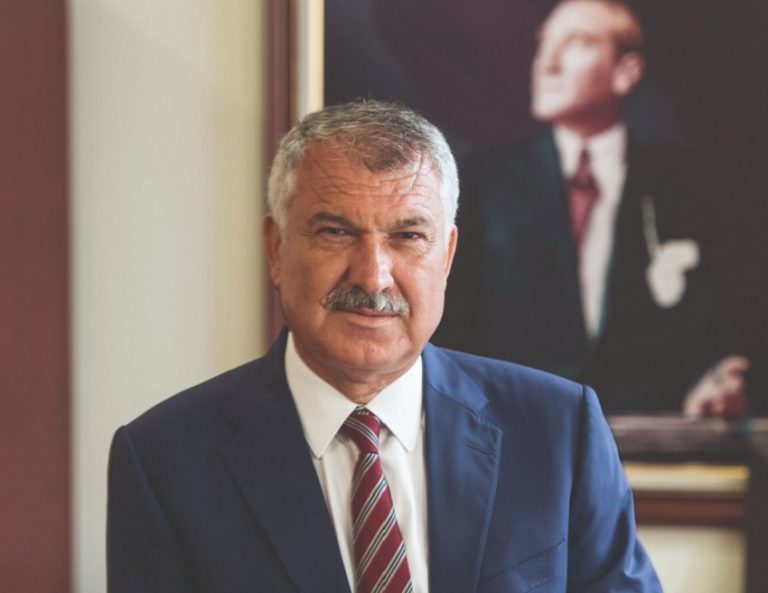 Adana Büyükşehir Belediye Başkanı Zeydan Karalar’dan Öğretmenler Günü Mesajı