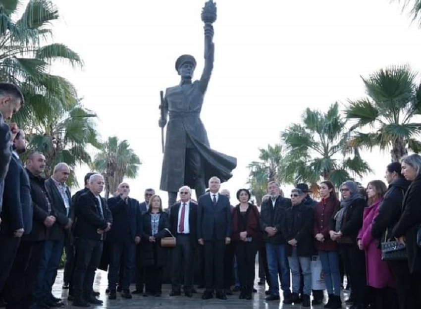Şehit Asteğmen Mustafa Fehmi Kubilay, Memleketi Kozan’da, adına yapılan parktaki anıtı önünde anıldı.