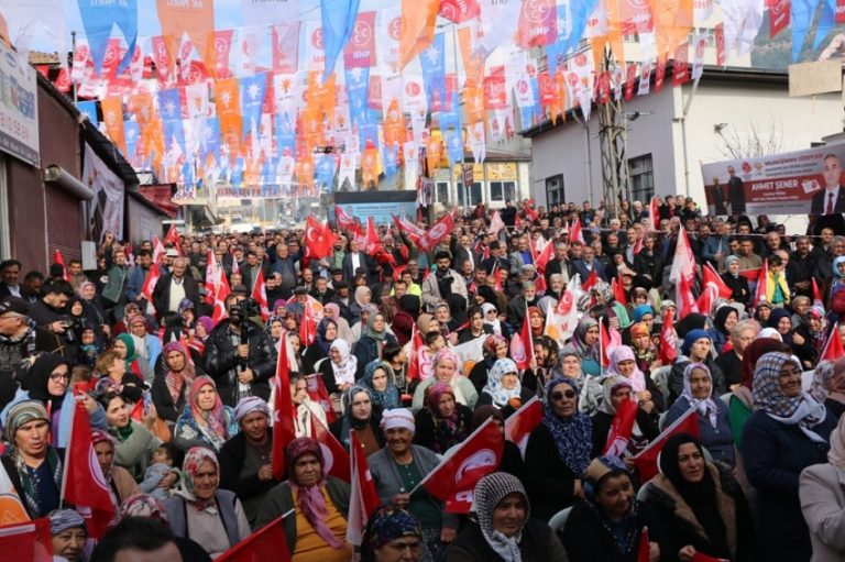 Feke’de Cumhur İttifakı’nın MHP’li Belediye Başkan adayı Ahmet Şener’in seçim iletişim ofisinin açılışı coşkuyla gerçekleştirildi