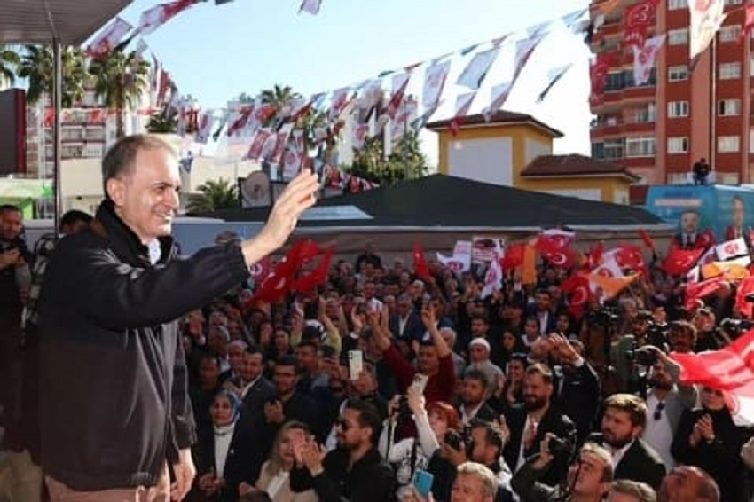 Kozan’da Konuşan Ömer Çelik’ten CHP’ye DEM Parti benzetmesi: Genel başkan sayısı sürekli artıyor