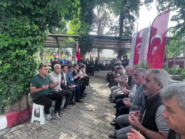 Şehit Kaymakam Saim Bey’in mezarına Türk bayrağı asıldı