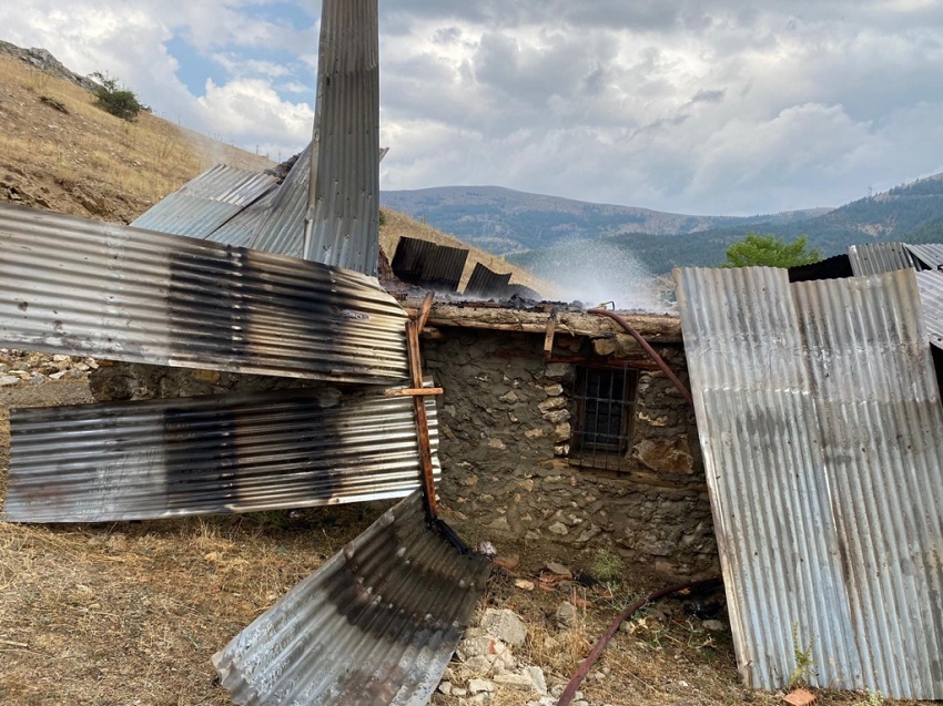 Alkol Alarak Engelli Abisinin Evini Yaktı