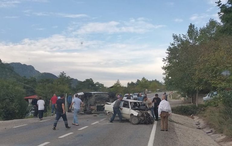 Kozan’da Trafik Kazasında 1’i Bebek 4 Kişi Yaralandı