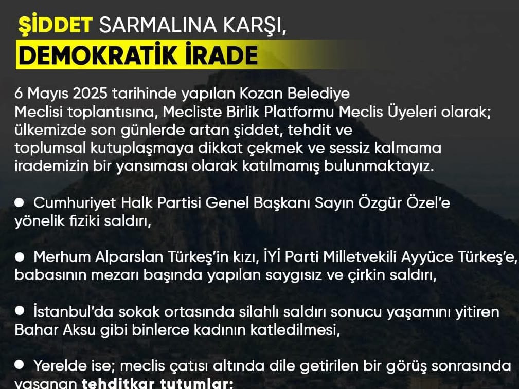 CHP’li Kozan Meclis Üyelerinden Sessiz Protesto: “Şiddet Sarmalına Karşı Susmayacağız” CHP’li Kozan Meclis Üyelerinden Sessiz Protesto: “Şiddet Sarmalına Karşı Susmayacağız”