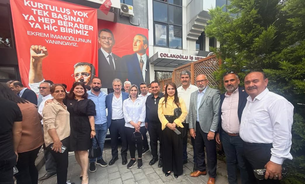 CHP Kozan İlçe Örgütü Adana’da Özgür Özel’e Yapılan Saldırıyı Kınadı CHP Kozan İlçe Örgütü Adana’da Özgür Özel’e Yapılan Saldırıyı Kınadı