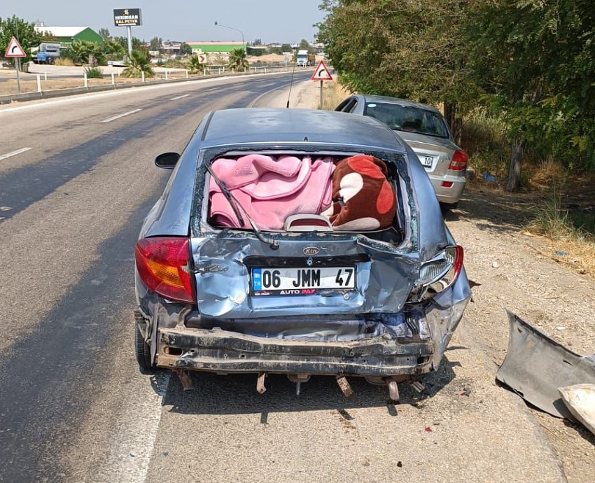 İmamoğlu’nda Zincirleme Trafik Kazası: 3 Yaralı