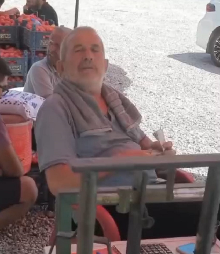 Kozan’da Sezonun İlk Salçalık Biberleri Tezgâhlarda