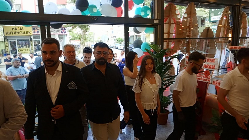 Eva Black Coffee’den Anlamlı Açılış: Gelirin Tamamı Kimsesiz Çocuklara