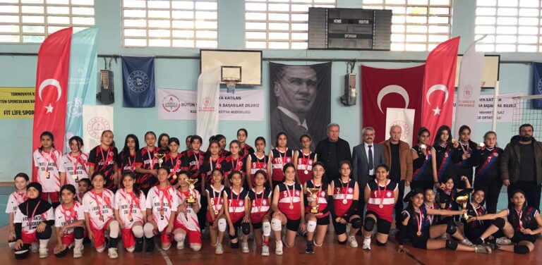 Kozan’da Küçük Kızlar Voleybol Müsabakaları Tamamlandı
