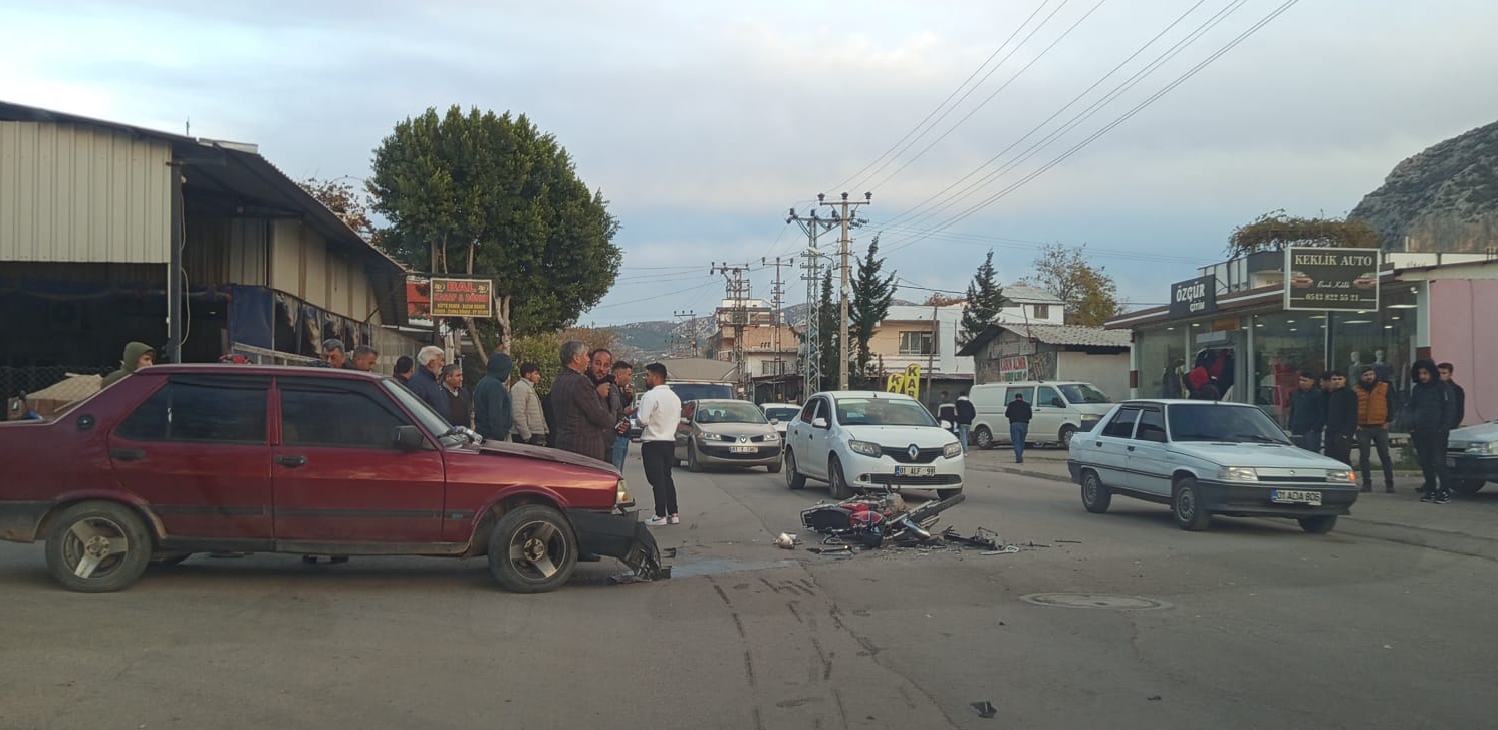Kozan’da Otomobil ile Motosiklet Çarpıştı: 1 Yaralı