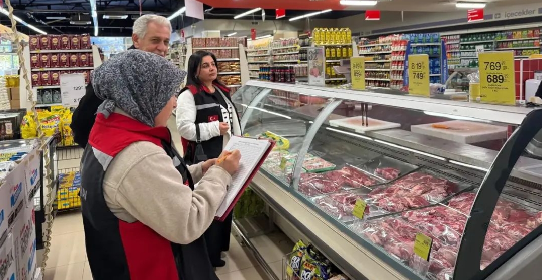 TÜFİS KAPSAMINDA KOZAN’DA DÜZENLİ FİYAT TOPLAMA ÇALIŞMALARI SÜRÜYOR