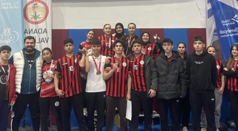 KOZANLI GENÇLER BİLEKLERİYLE ADANA’YA DAMGA VURDU