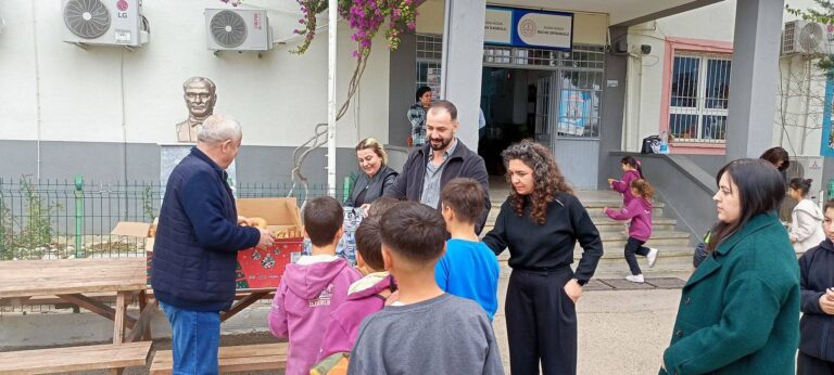 KOZAN’DA ŞEHİTLER İÇİN ANLAMLI İKRAM