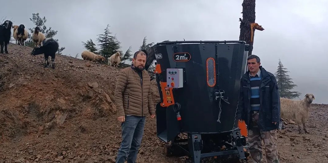 KOZAN’DA ÜRETİCİYE YERİNDE DESTEK