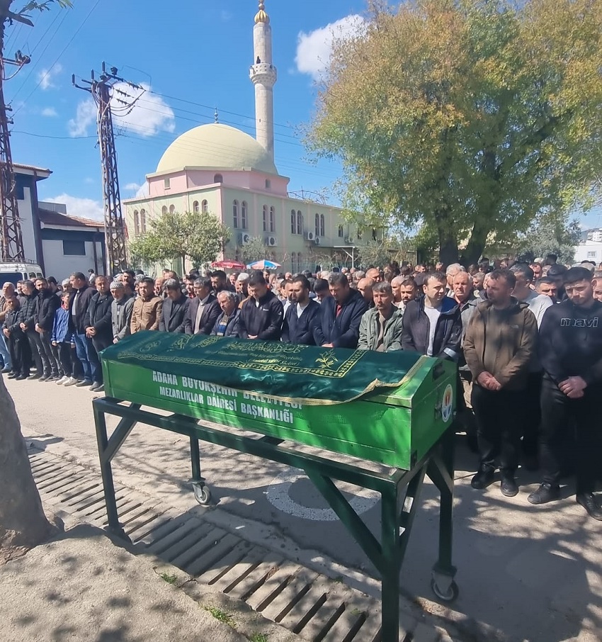 Evinde Ölü Bulunan Uğur İşler Son Yolculuğuna Uğurlandı