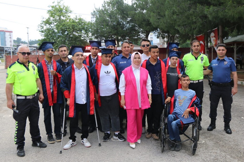 Özel Öğretim Öğrencileri İçin Unutulmaz Mezuniyet Töreni