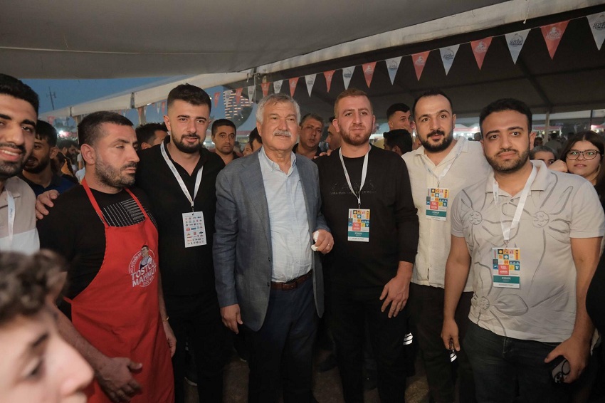 Başkan Zeydan Karalar, Lezzet Festivali’nin 3. gününde stantları gezdi