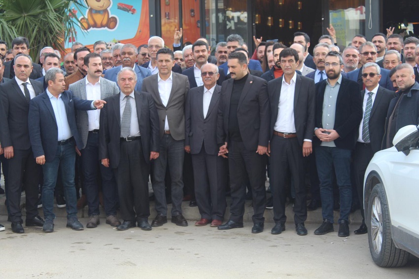 MHP Kozan İlçe Teşkilatı Kahvaltıda Bir Araya Geldi