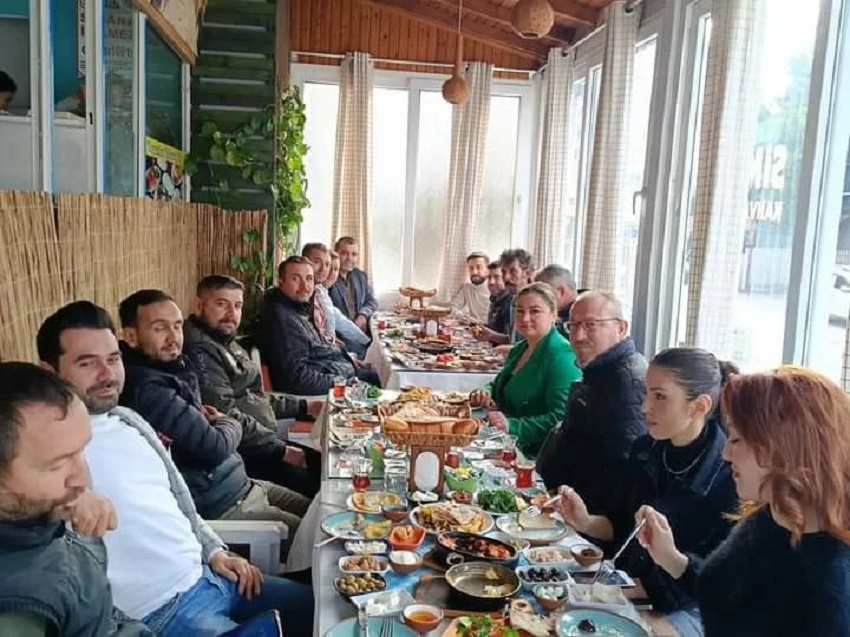 KÖKYILDIRIM'DAN BASIN MENSUPLARINA KAHVALTI