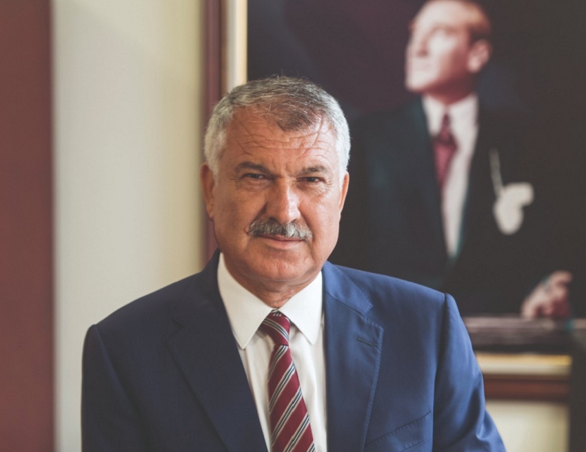 Adana Büyükşehir Belediye Başkanı Zeydan Karalar'dan Öğretmenler Günü Mesaj