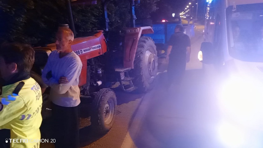 Kozan'da Park Halindeki Otomobile Çarpan Araçtaki İki Kişi Yaralandı