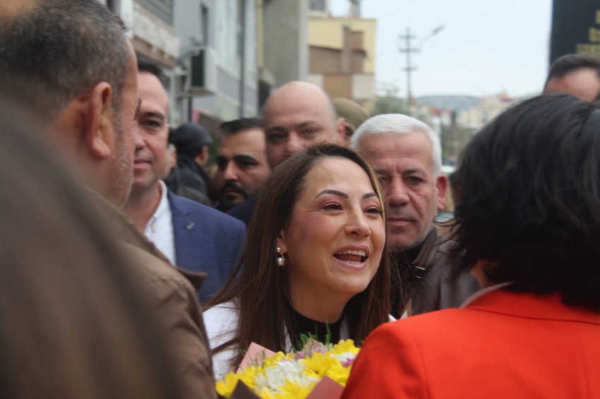 Kozan'ın İlk Kadın Belediye Başkan Adayı Halkla Buluştu