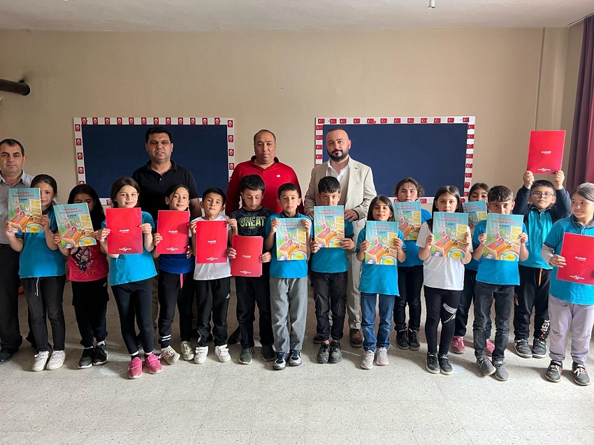 Genç İş İnsanı Yusuf Baysal'dan Köy Okullarındaki Çocuklara 23 Nisan Hediyesi