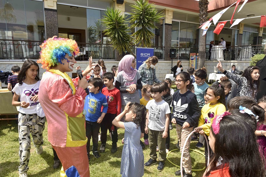 23 Nisan’da hasta ve göçmen çocuklar unutulmadı