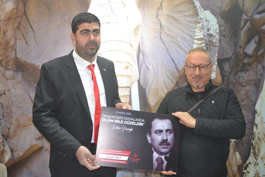 GÜRDAL TOPAL, GAZETECİLERLE YEMEKTE BULUŞTU
