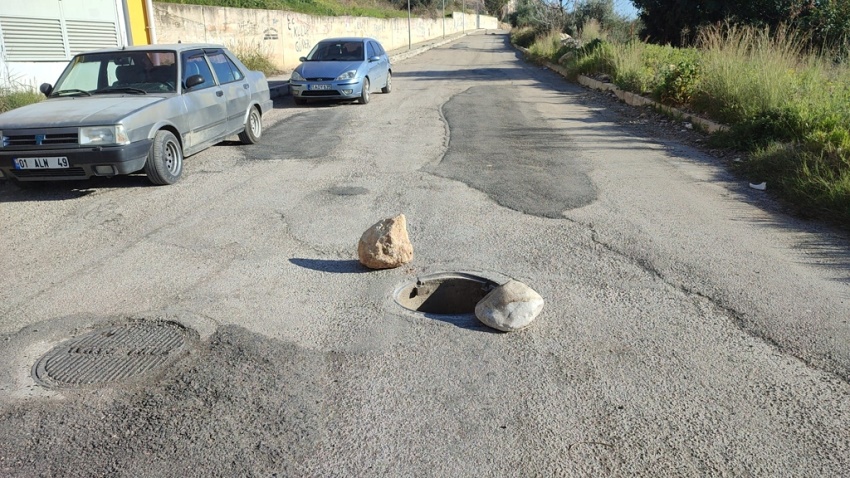 KOZAN'DA RÖGAR KAPAKLARI ÇALINDI