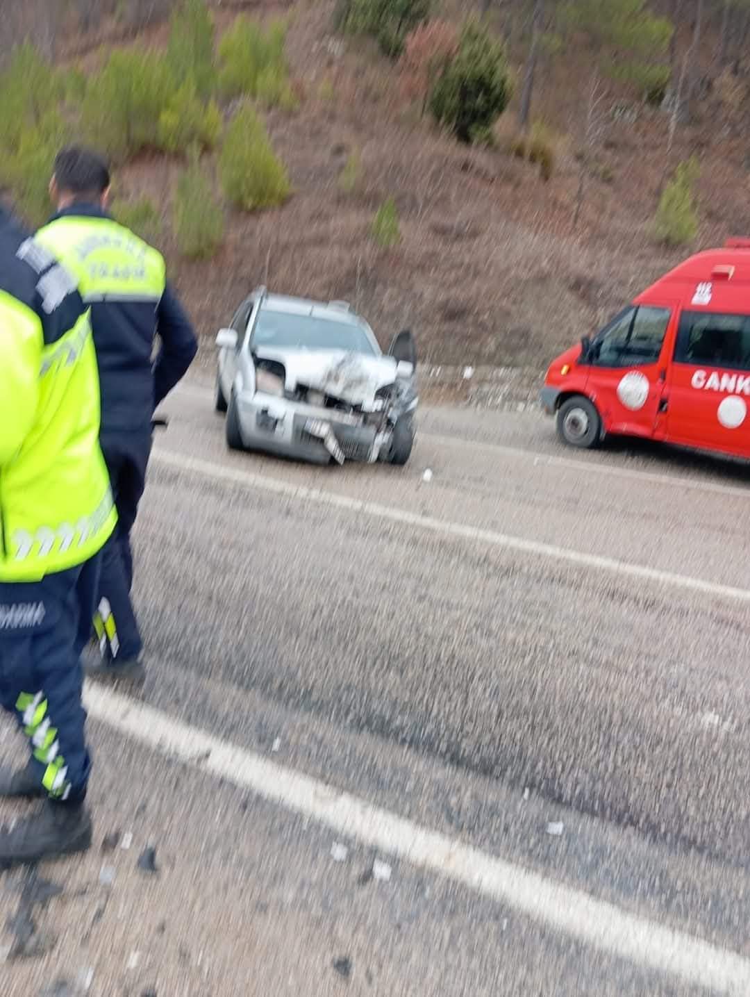Adananın kozan ilçesinde şehit cenazesi konvoyunda trafik kazasında 6 kişi yaralandı. Kaza Kozan Feke karayolu Çulluuşağı mevkiinde meydana geldi. Cenaze konvoyunda olan Ertuğrul Özata yönetimindeki 01 SE 010 plakalı otomobil karşı yönden gelen Gelen Naci Karatop yönetimindeki 01 D 6771 plakalı kamyonetle kafa kafaya çarpıştı. Çarpışmanın etkisiyle araç sürücüleri ile birlikte Seyhan Karatop, Duran Kavukluca şehidin halası Hamide Özata, Esra Özata yaralandı. Yaralılara ilk müdahale sağlık ekipleri tarafından yapılırken yaralılar ambulanslarla Kozan Devlet Hastanesi'ne kaldırılırarak tedavi altına alındı.