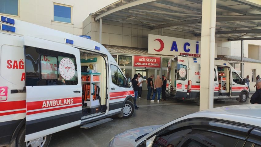 Otomobil Alev Aldı 3 Kişi Yaralandı