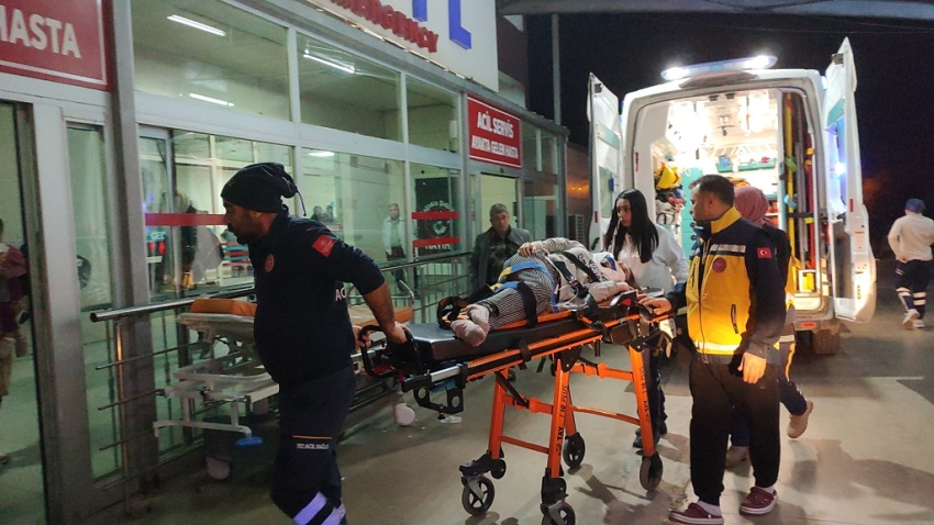 Trafik Kazasında 3 Kişi Yaralandı