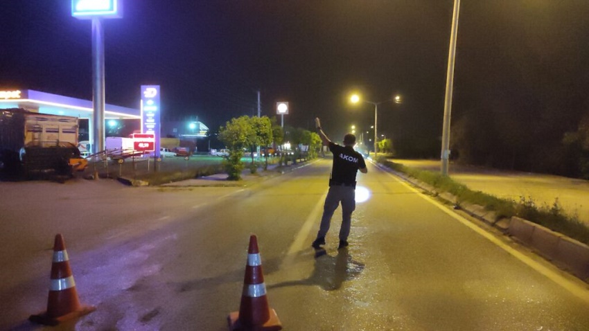Otomobil Pikaba Çarptı 1 Kişi Ağır Yaralı