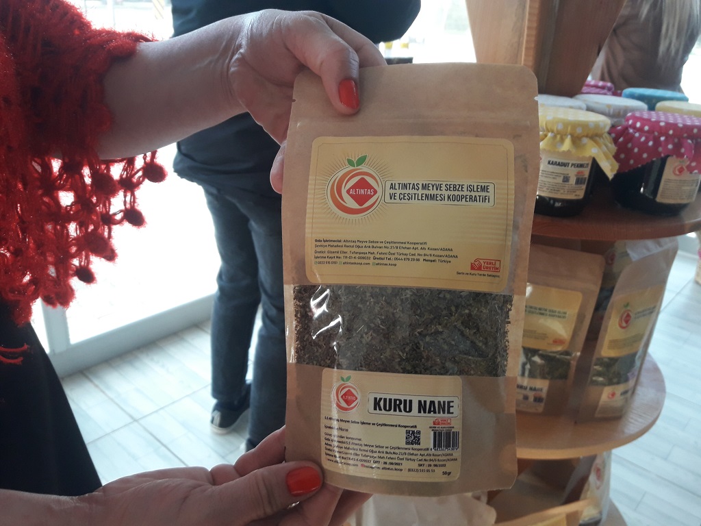 Kozan RADYO SiS'ten Altıntaş Danışmanlık Tarım Gayrimenkul İnşaat Sanayi Ve Ticaret LŞ yönetimini ziyaret ederek çalışmalarını yerinde inceledi.