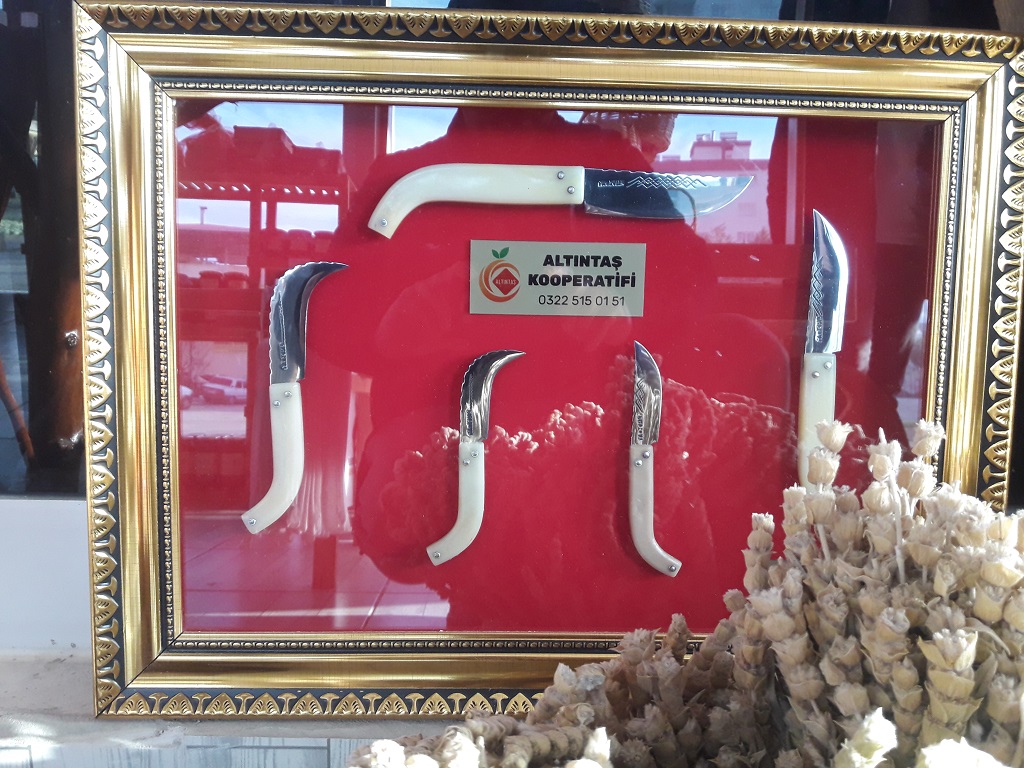 Kozan RADYO SiS'ten Altıntaş Danışmanlık Tarım Gayrimenkul İnşaat Sanayi Ve Ticaret LŞ yönetimini ziyaret ederek çalışmalarını yerinde inceledi.