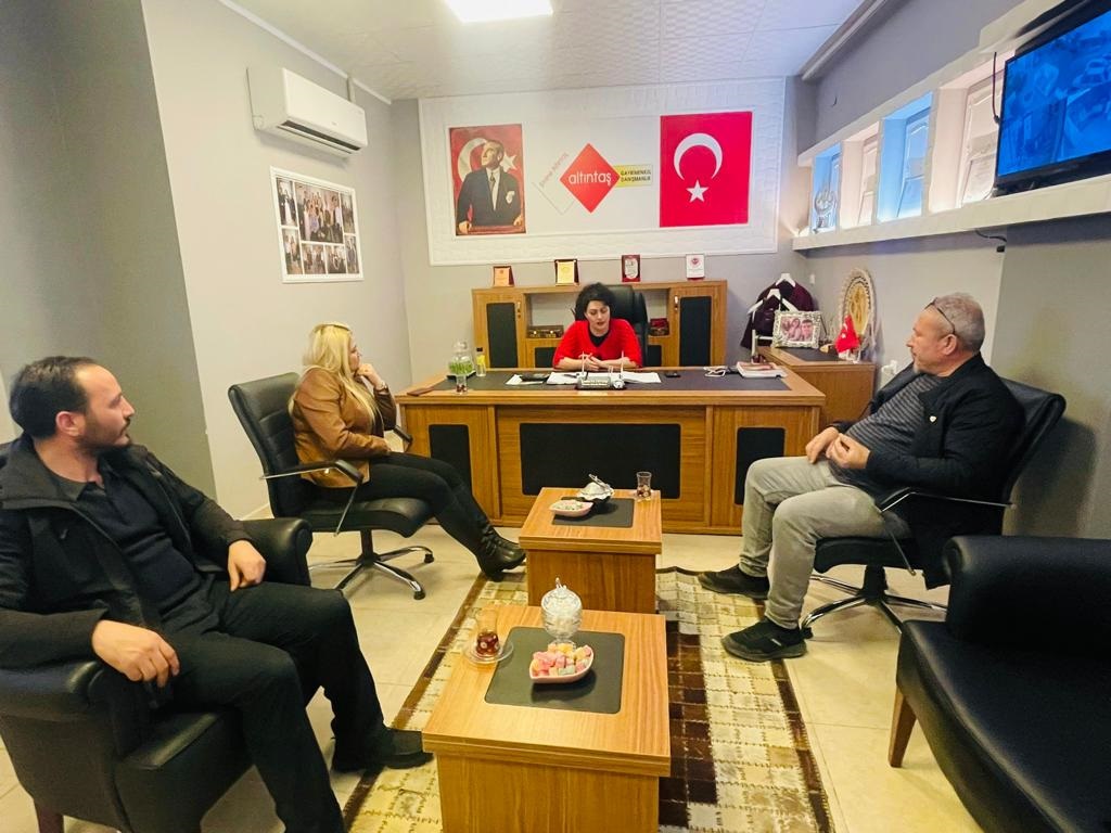 Kozan RADYO SiS'ten Altıntaş Danışmanlık Tarım Gayrimenkul İnşaat Sanayi Ve Ticaret LŞ yönetimini ziyaret ederek çalışmalarını yerinde inceledi.