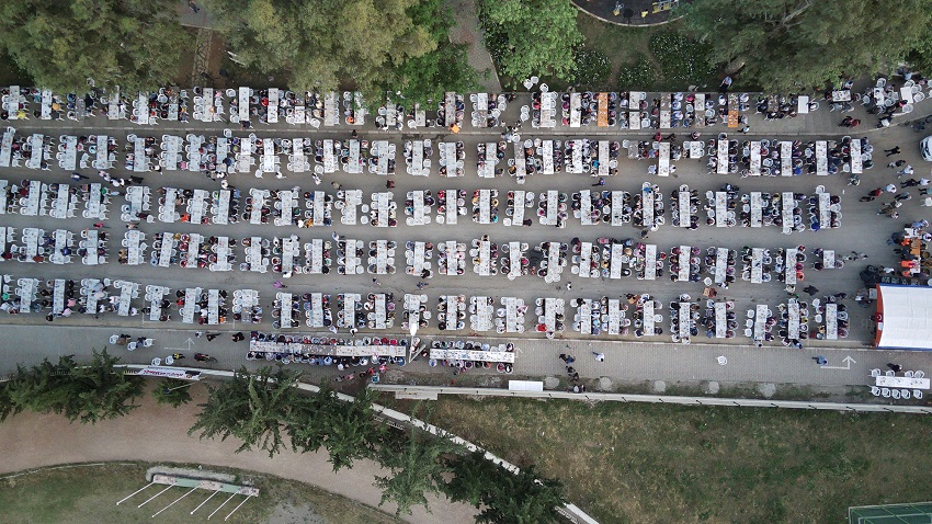 Kozan’da Binlerce Vatandaş Aynı Sofrada Buluştu