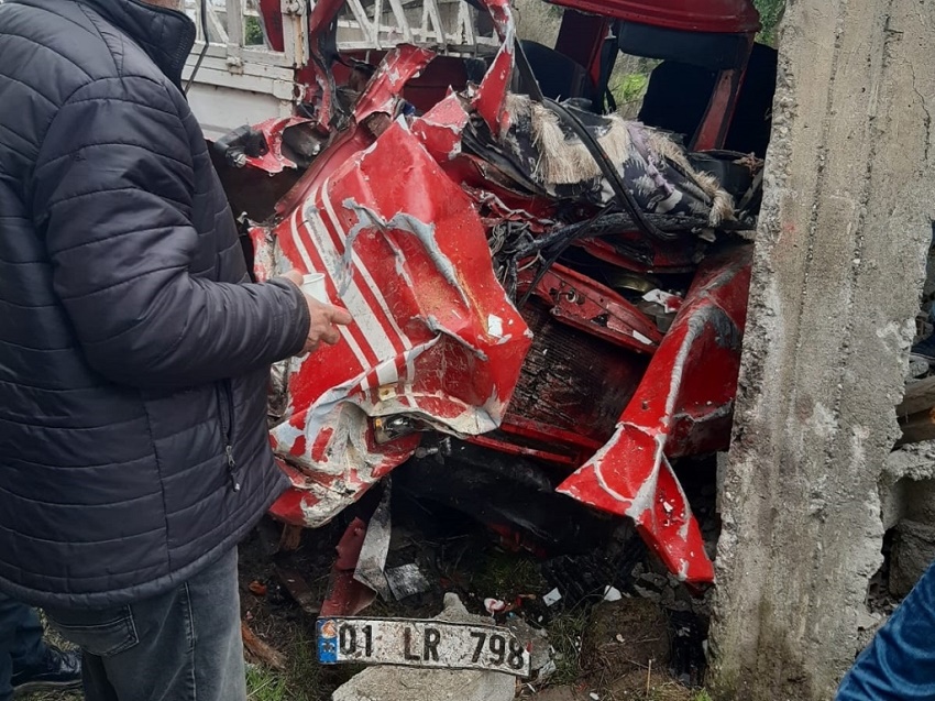 Kozan-Ceyhan Yolunda Trafik Kazası : 2 Yaralı