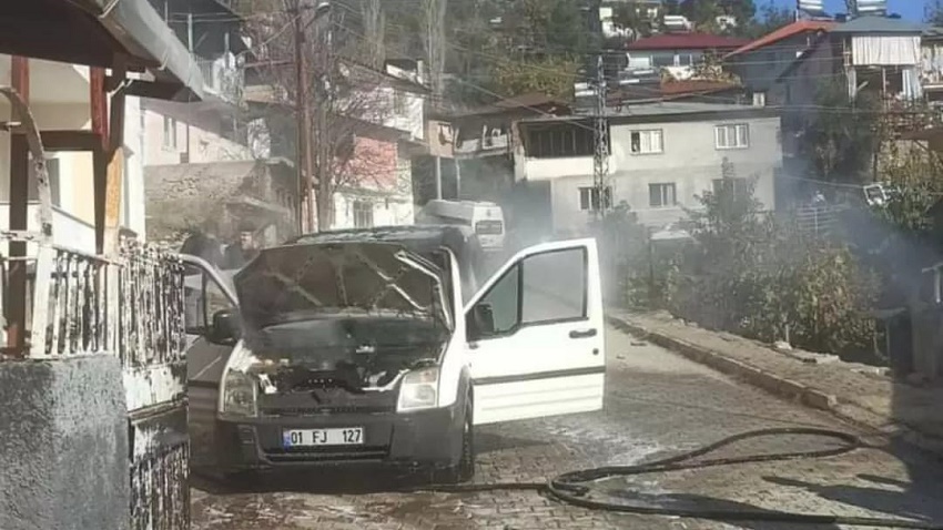 FEKE'DE ARAÇ YANGINI