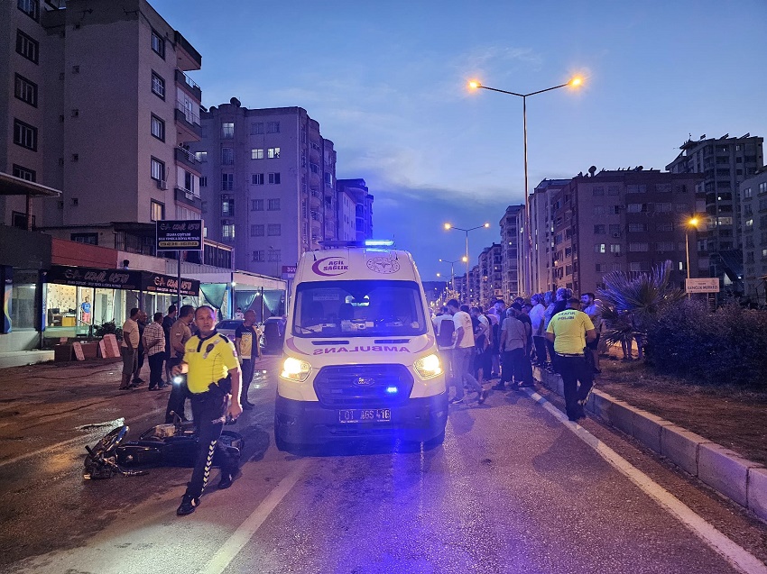 Kozan'da Trafik Kazasında 3 Kişi Yaralandı