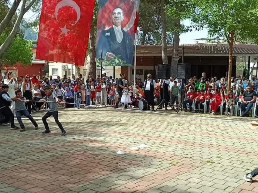Kozan'da 23 Nisan Coşkusu