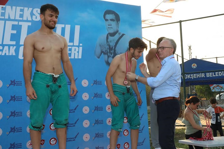 7. İsmet Atlı Karakucak Güreşleri yapıldıv