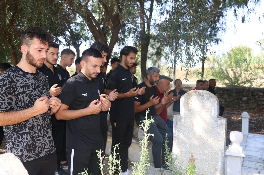 Kozan Spor Eski As Başkanı Sami Açıkgöz, Ölümünün 25. Yıl dönümünde anıldı.